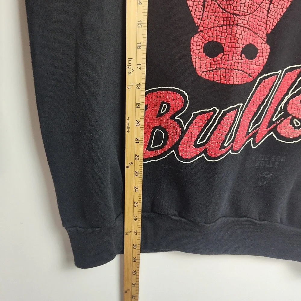 Vintage SSI Chicago Bulls Sweatshirt Men's XL Black Big Graphic Print‎ Crew Neck